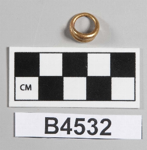 B4532