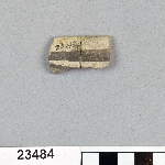 488121