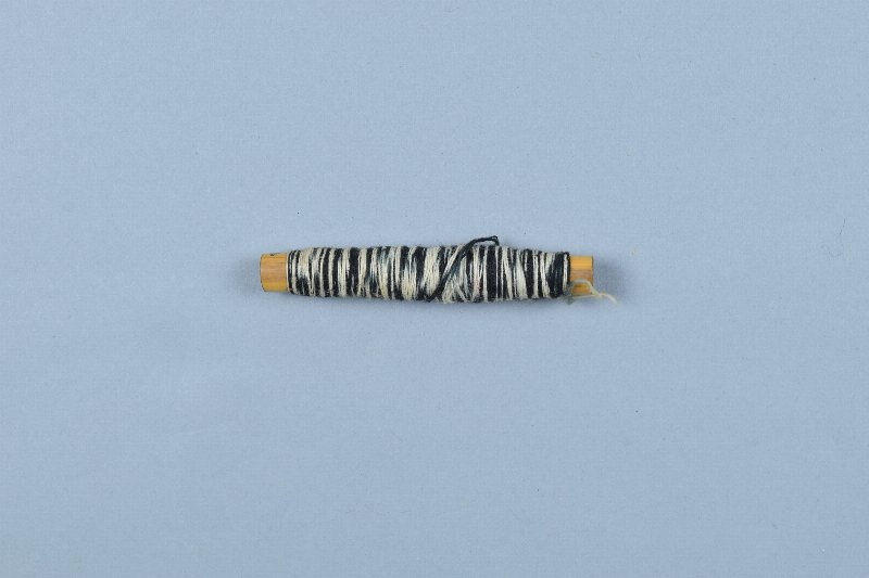 506963