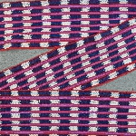 523884
