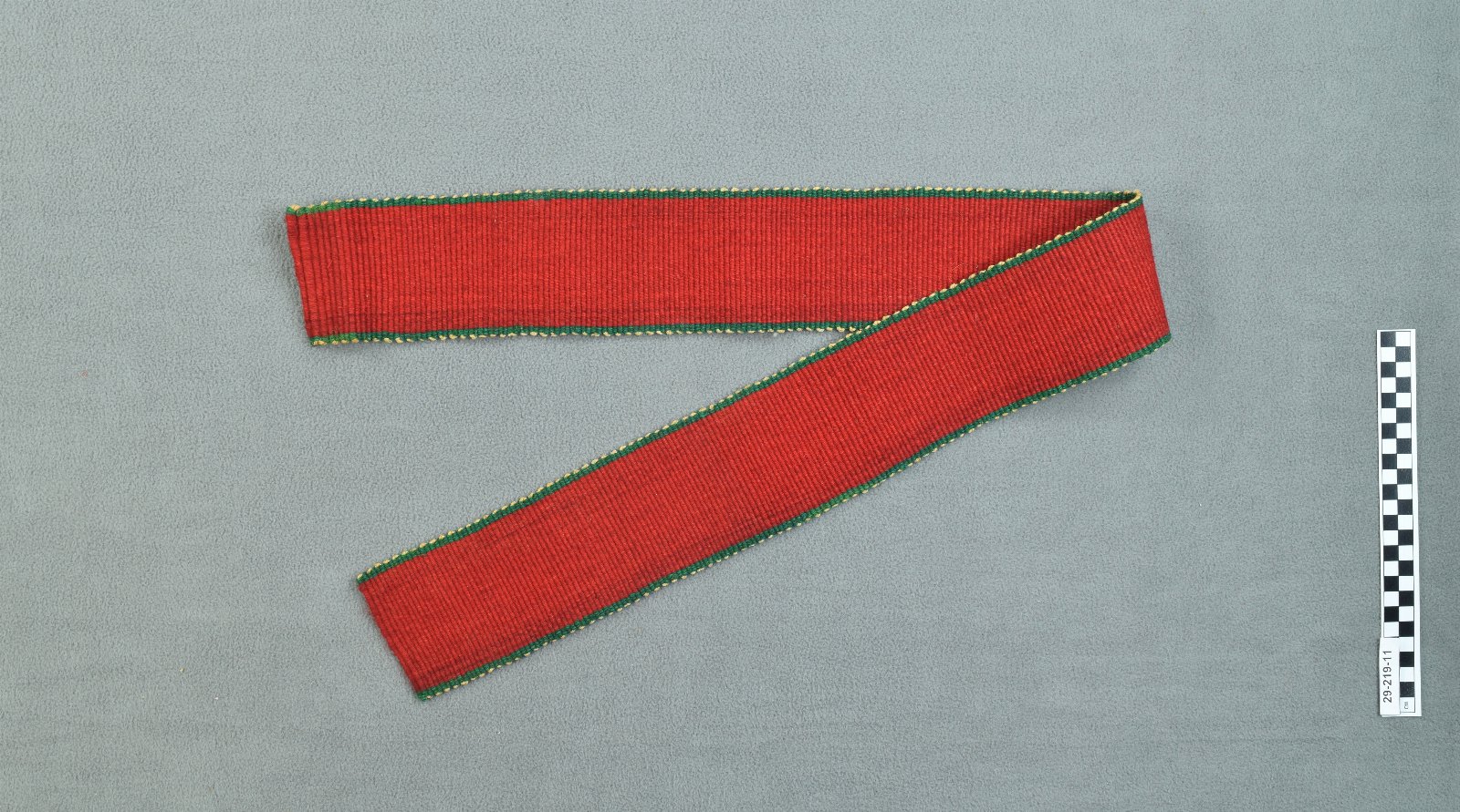 524051