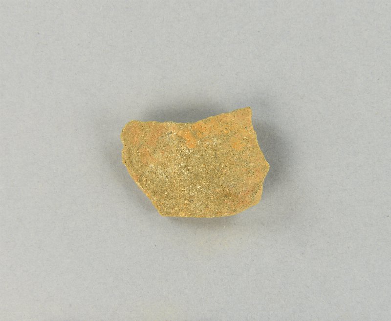 538425