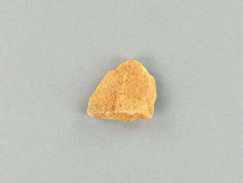 538877