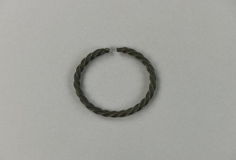 547075