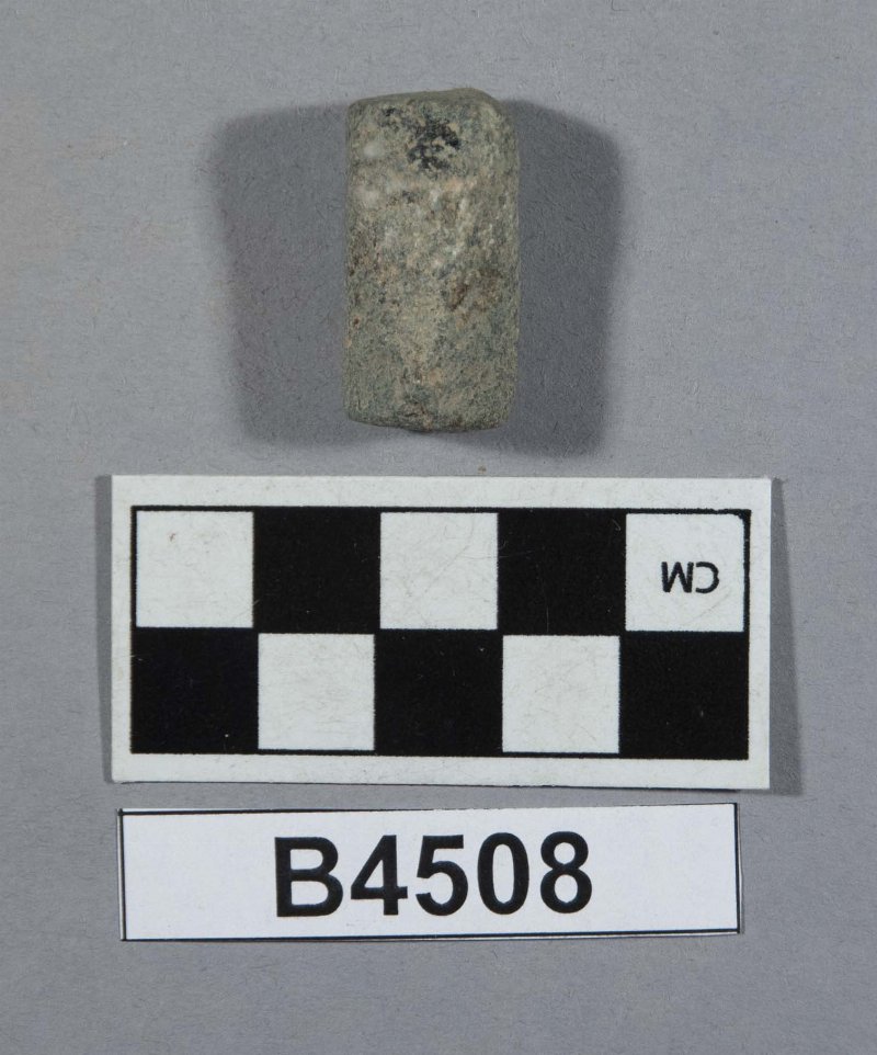 556830