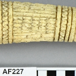 558741