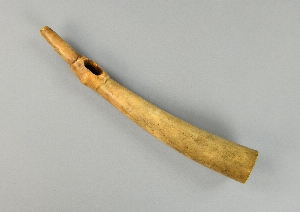AF821