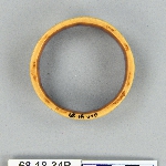 561073