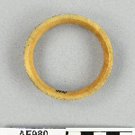 561114