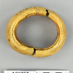 561163