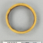 561256