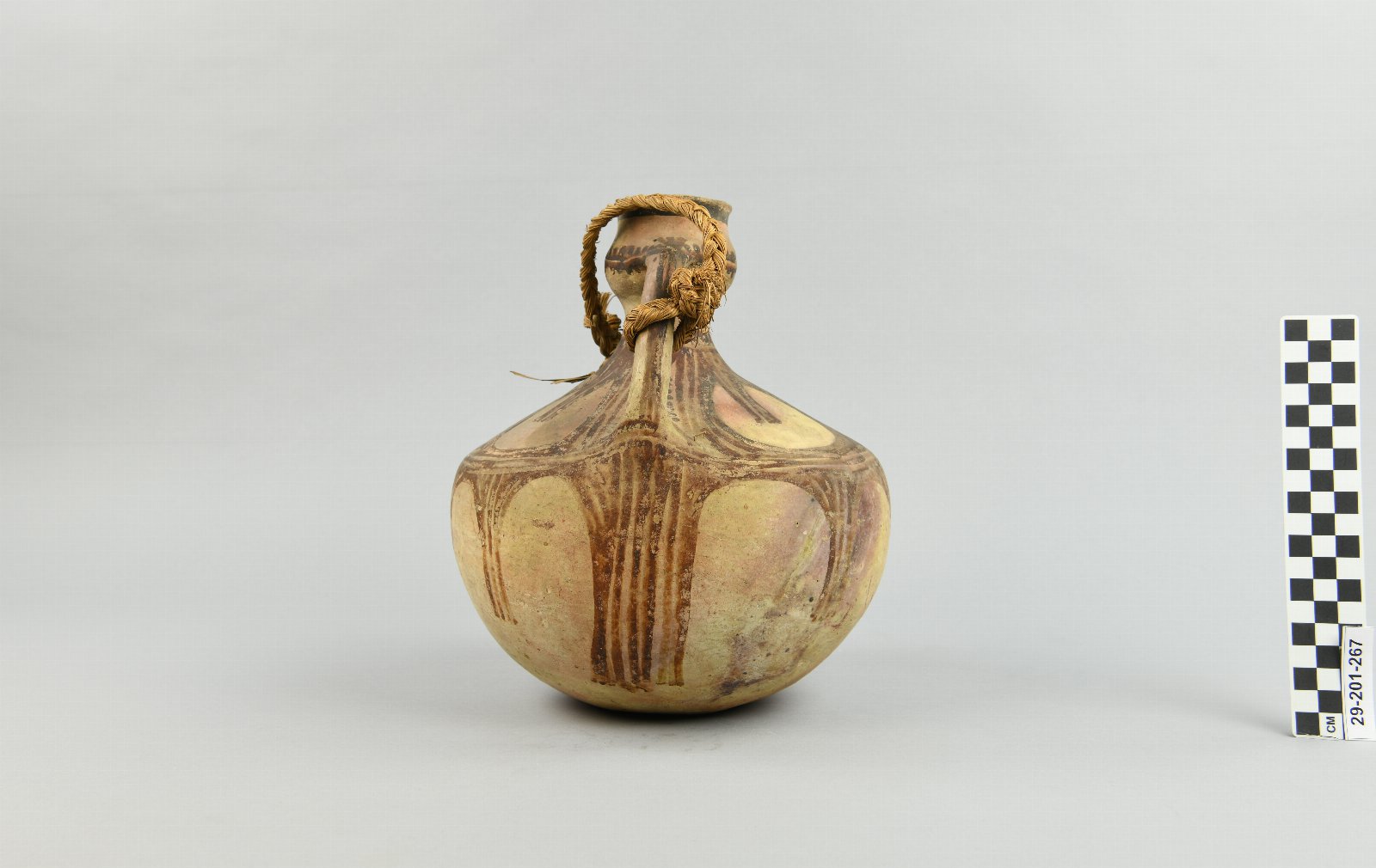 562299