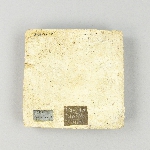 564910
