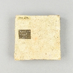 564929