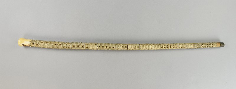 567042