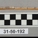 568310