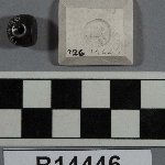 568811
