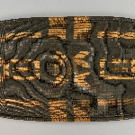 569374