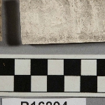 569957