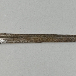 571029