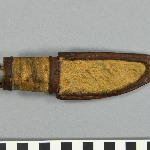 571323