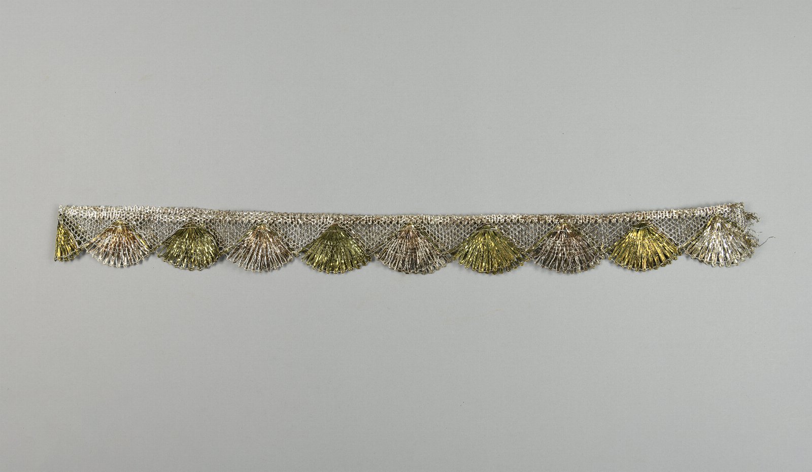 572075