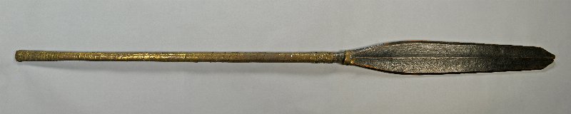 572282