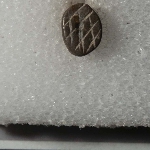 572857