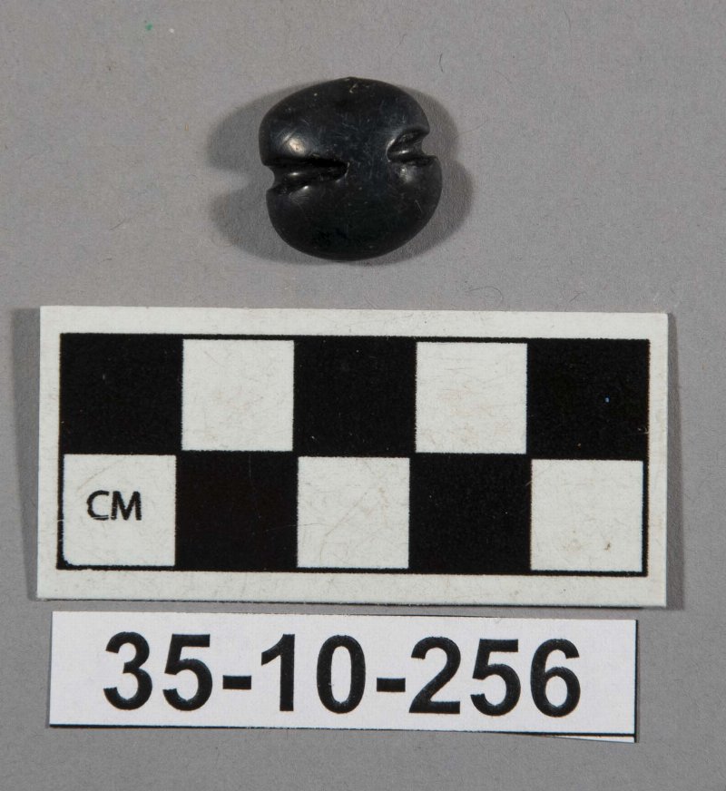 572904