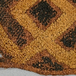 573138
