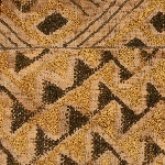 574048
