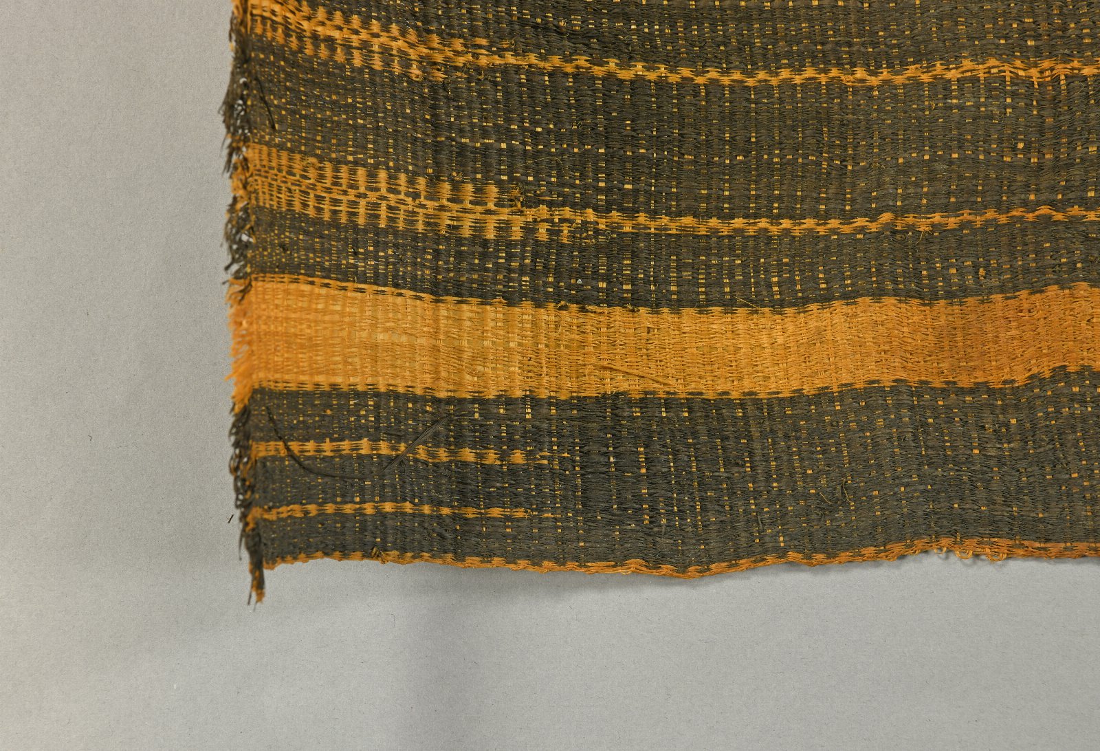 583030