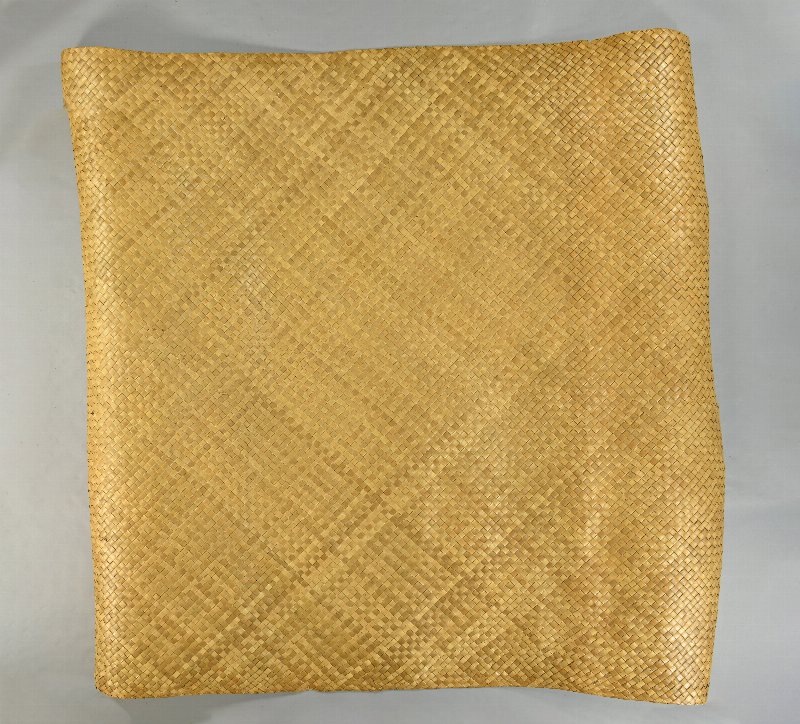 586000