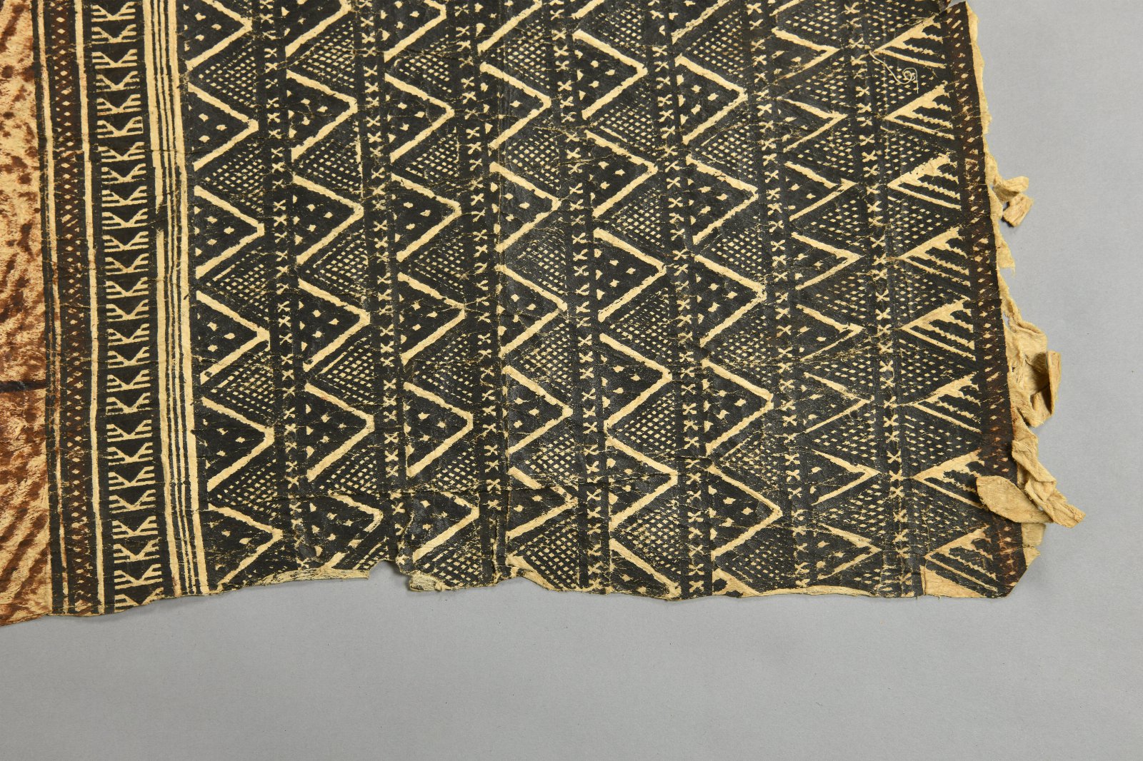 586653