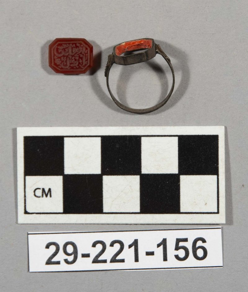 590002