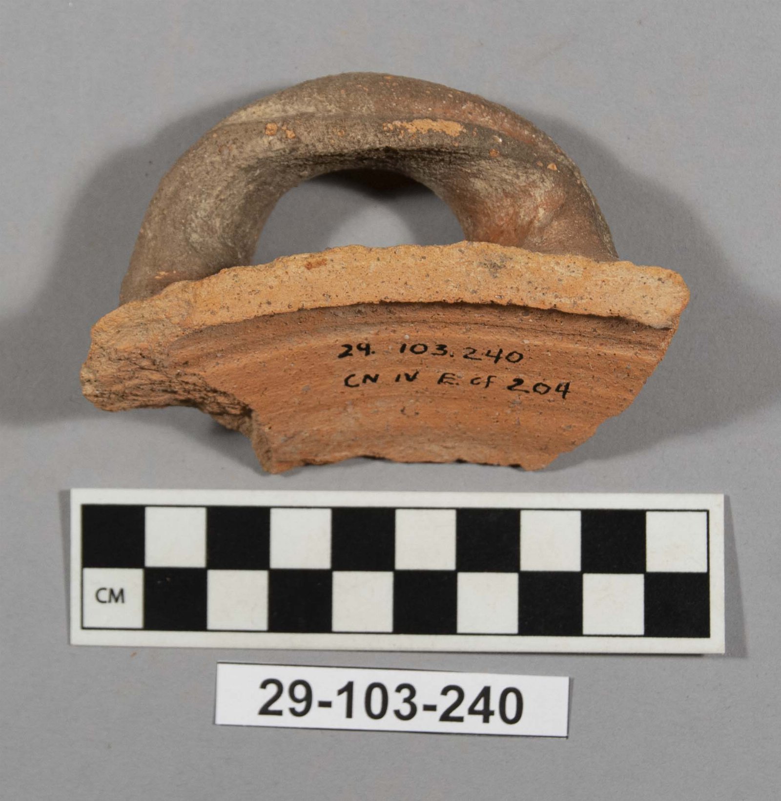 591992