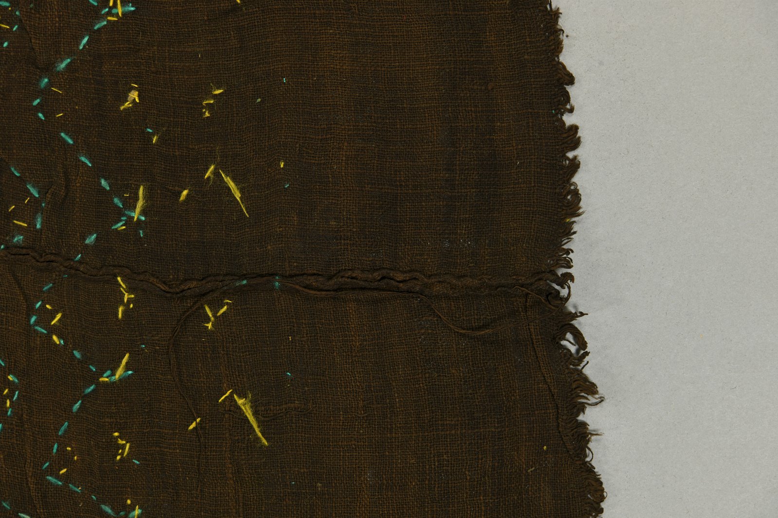 593444
