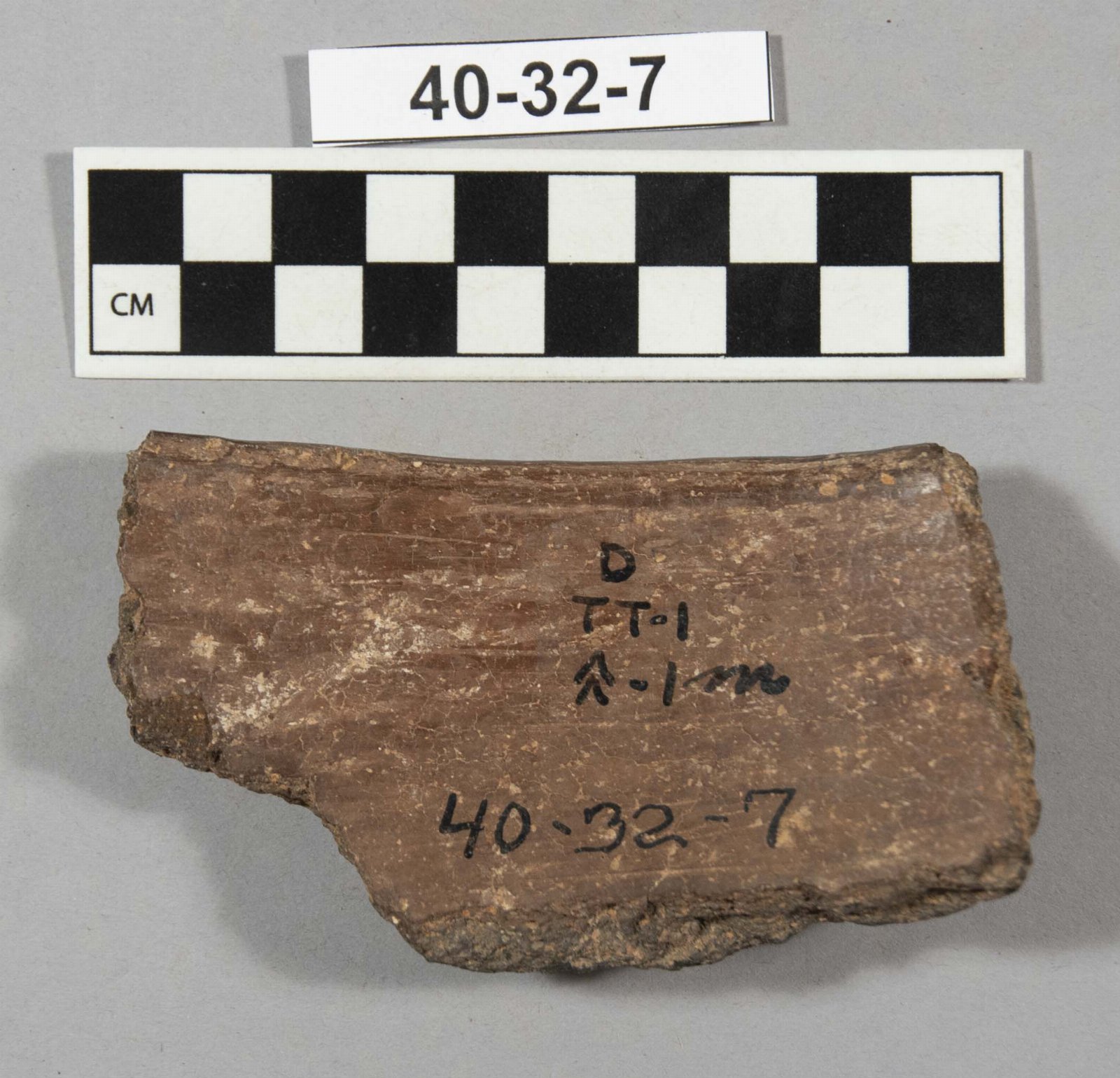 595472
