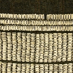 595632