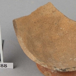 596458