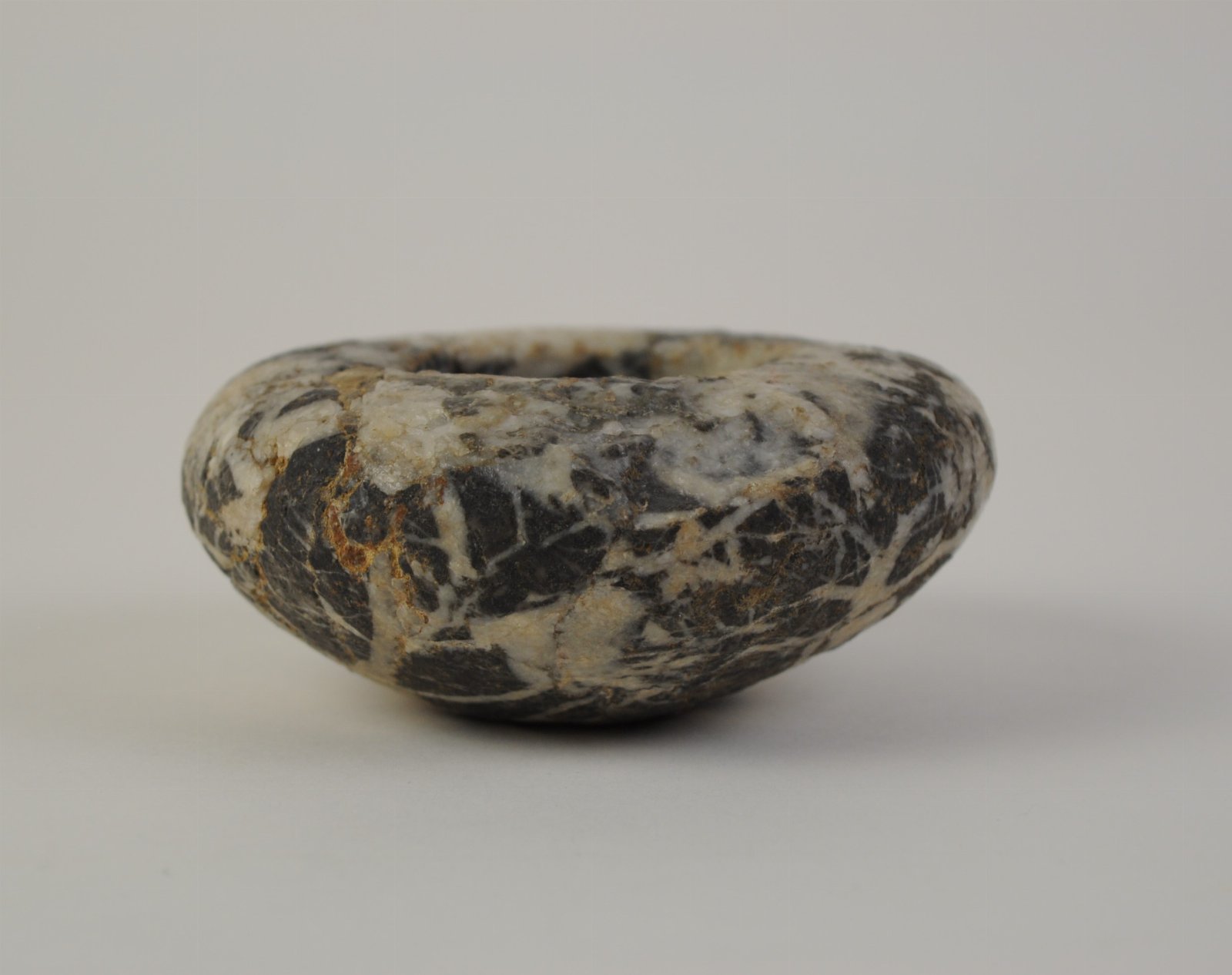 596862