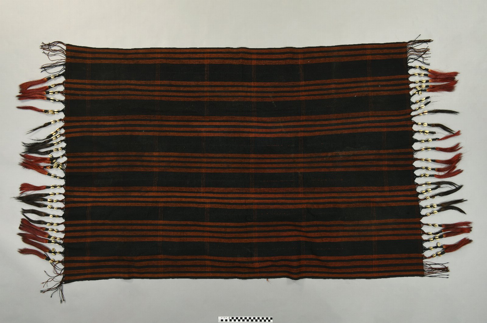 597672