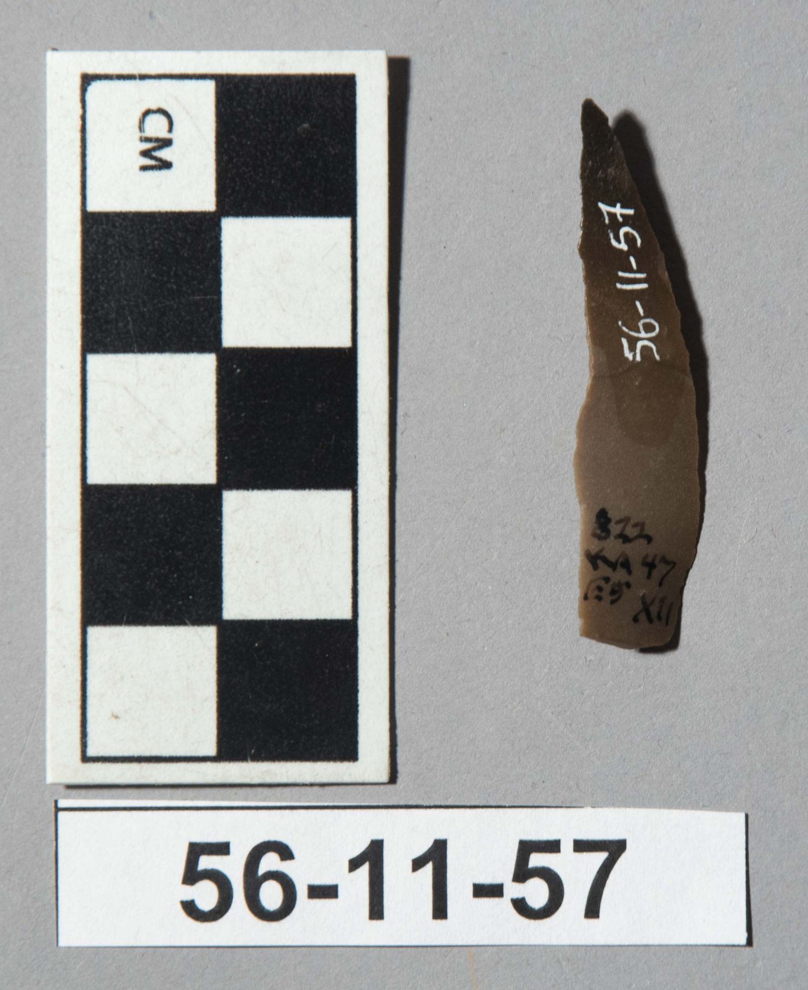 605729