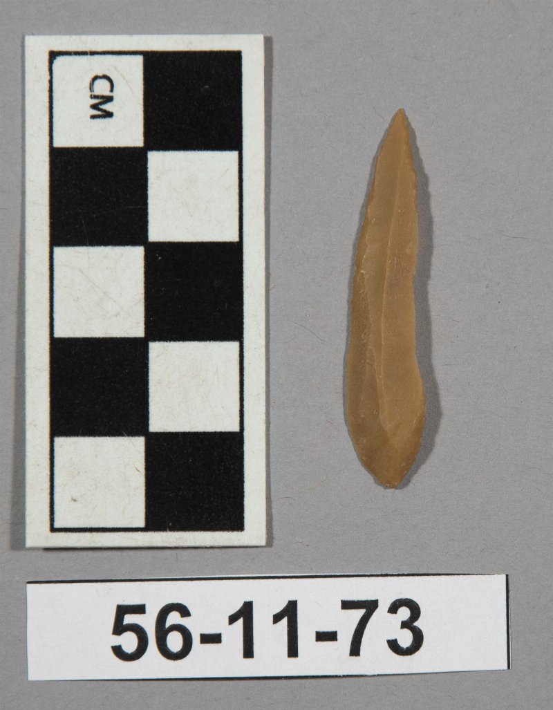 608047