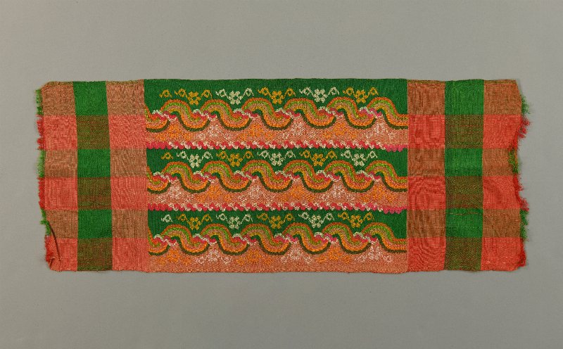 608318