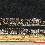 608700