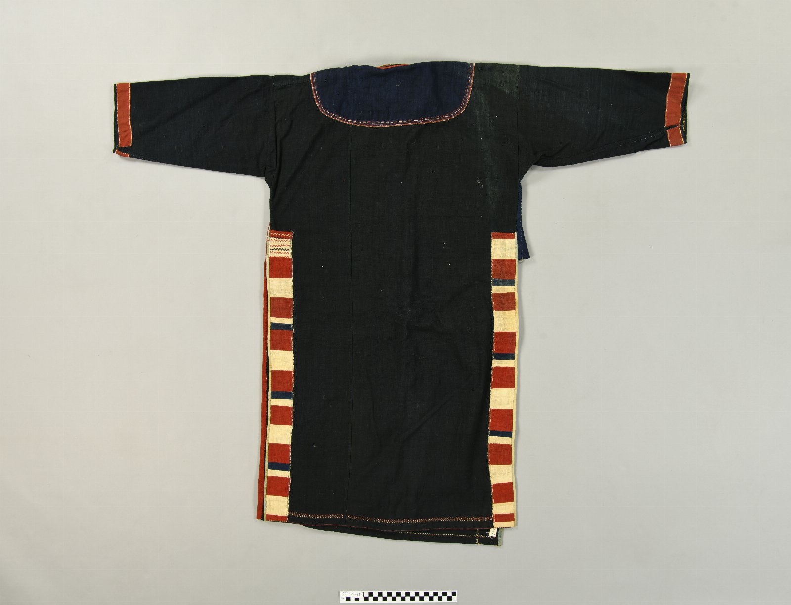 608880