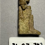 618133