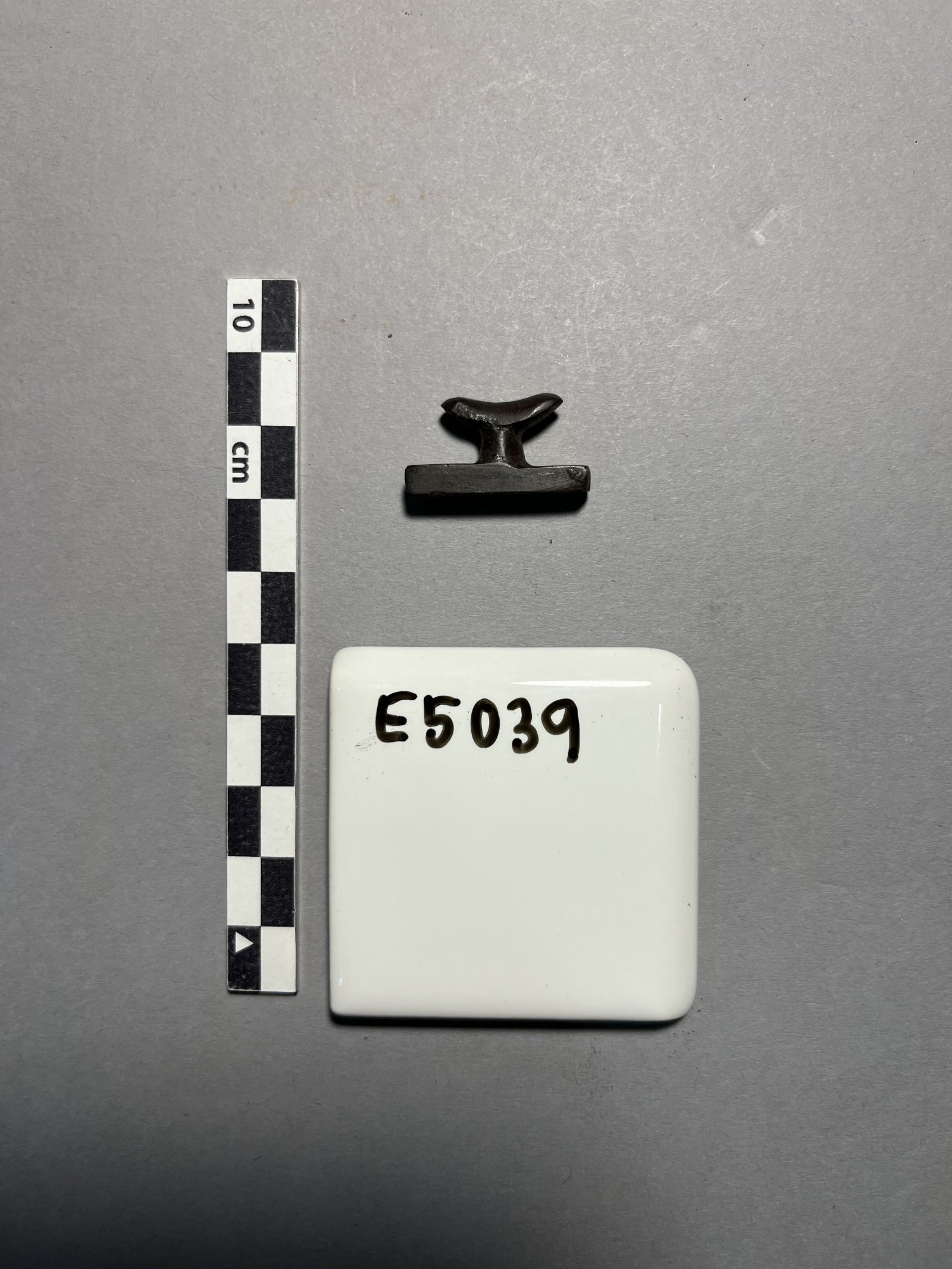618145