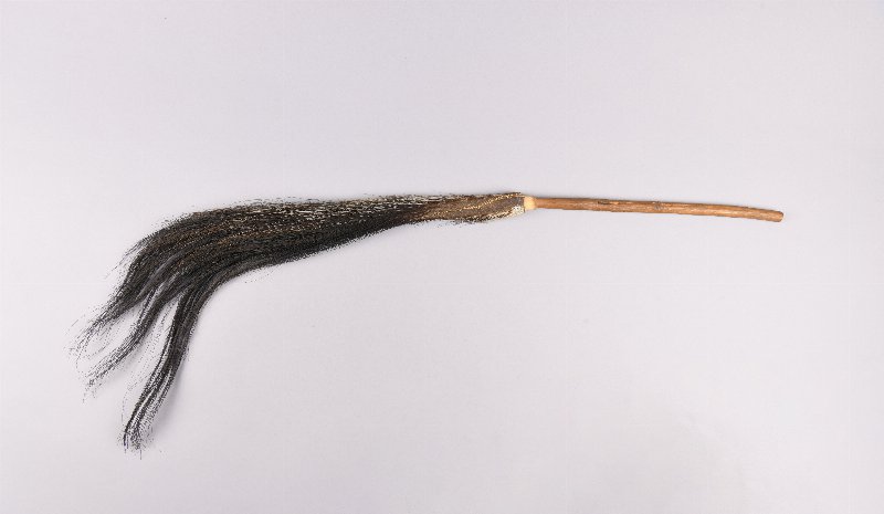 618250